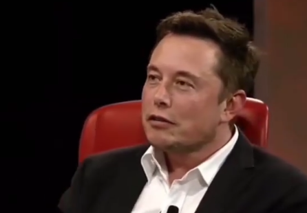 Problemi in famiglia per Elon Musk: il figlio vuole cambiare nome