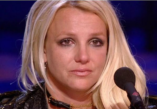 Britney Spears, blitz della Polizia dopo il balletto con i coltelli: “Stavo imitando Shakira”