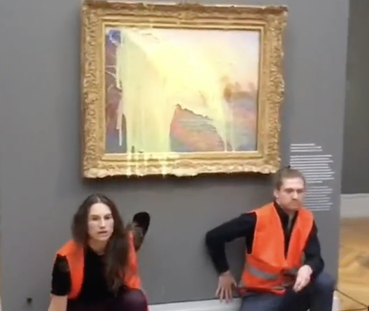 Dopo ‘I Girasoli’ di Van Gogh vandalizzato ‘Il Pagliaio’ di Monet: i dettagli