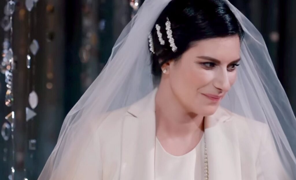 Laura Pausini in abito da sposa