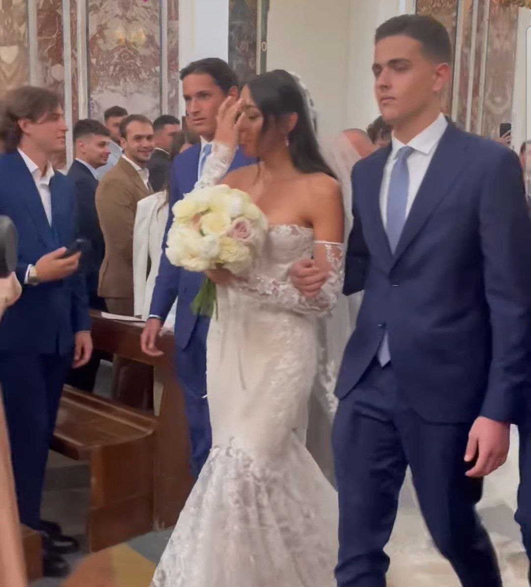 Virginia Mihajlovic ha sposato Vogliacco: i fratelli l’accompagnano all’altare