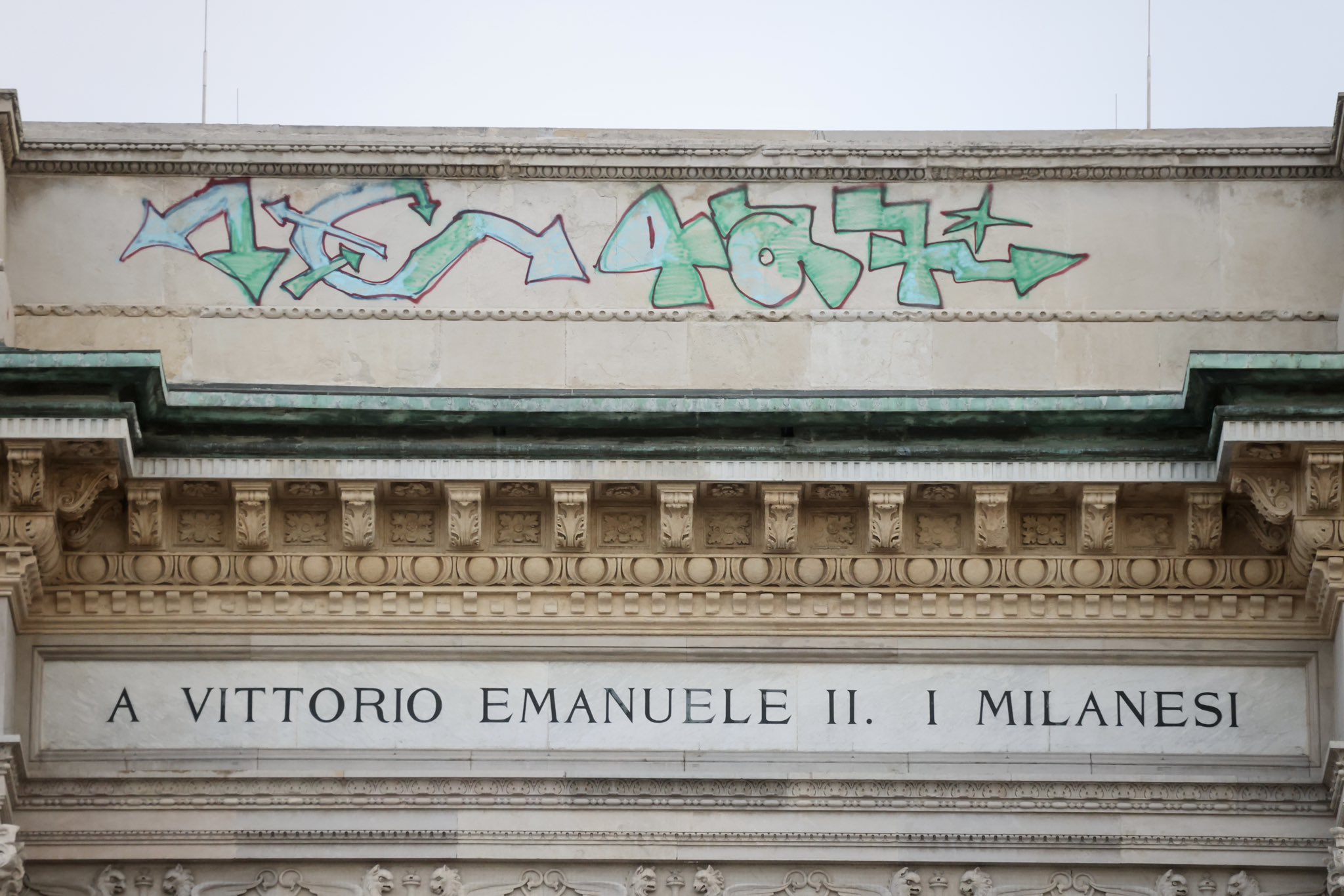 Cronaca | Milano vandalizzata. Sgarbi: “I writer hanno perso l’occasione per suicidarsi”