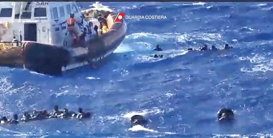 Lampedusa, nuova strage di migranti: 41 morti, anche bambini